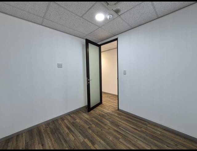 117M² OFFICE TO LET IN DUNKELD
